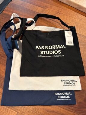 Pas Normal Studios Musettes